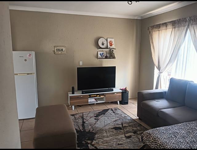 2 BEDROOM SECTIONAL TITLE FOR SALE IN KLIPPOORTJE